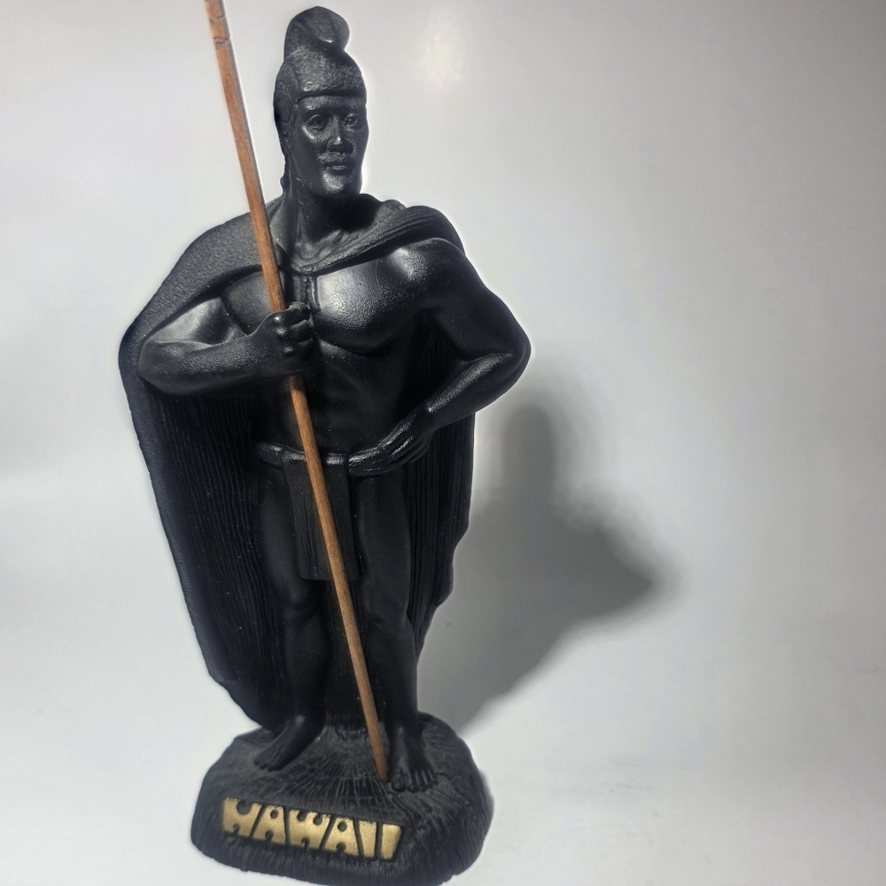 Vintage King Kamehameha I Hawaii Lava Statue Figurine Made in Hawaii Souvenir